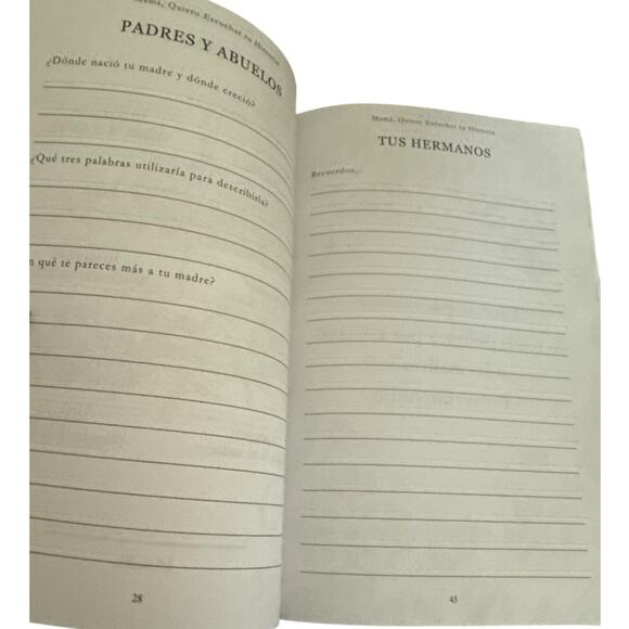 "Mama, Yo Quiero Escuchar Tu Historia" Floral Family Keepsake Journal - Picture 5 of 7